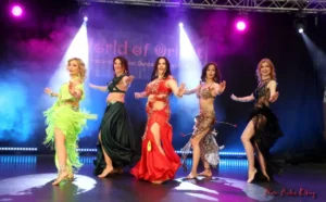 Bauchtanz Showgruppe des Tanzstudio Miral beim Auftritt